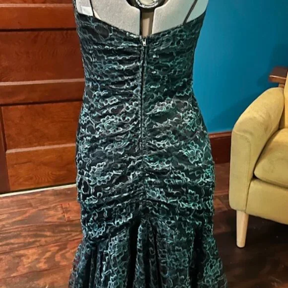 Black and Teal, Vintage, 1988, Victorian-inspired Beaded/Lace Gown, Size 6 - Picture 4 of 10